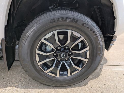 Used 2023 Toyota Tacoma TRD Sport AWD/4WD image 11