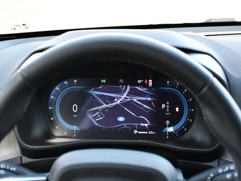 Certified 2025 Volvo XC40 B5 Plus image 19