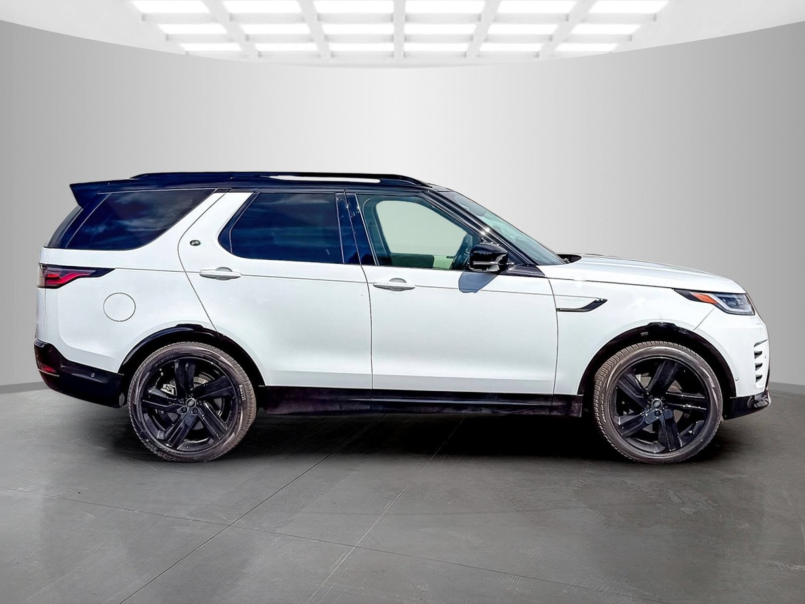 New 2026 Land Rover Discovery Limited Edition AWD/4WD image 6