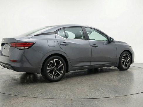 Used 2025 Nissan Sentra SV FWD image 9