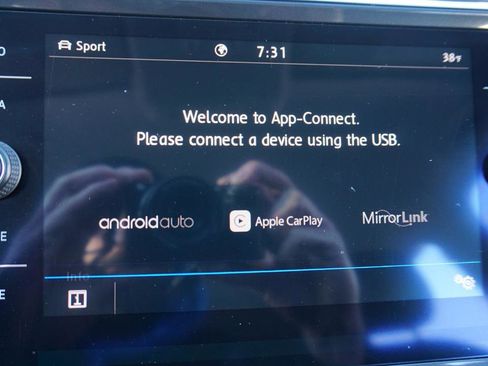 Used 2020 Volkswagen Tiguan S image 19