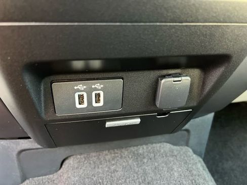 Used 2018 Ford F150 XLT w/ Equipment Group 302A Luxury AWD/4WD image 21