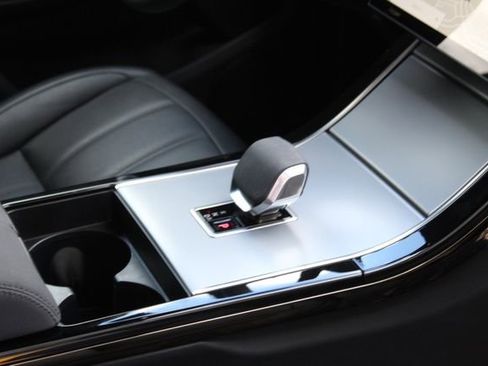 Used 2025 Land Rover Range Rover Evoque S image 28