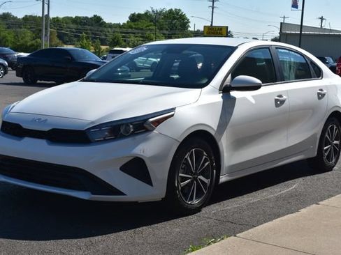 Used 2024 Kia Forte LXS FWD image 14