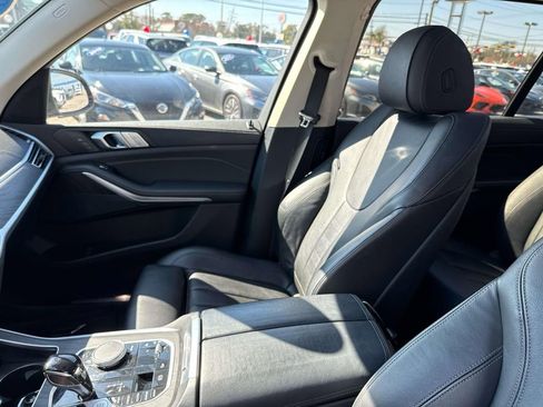 Used 2022 BMW X7 xDrive40i w/ Cold Weather Package image 14