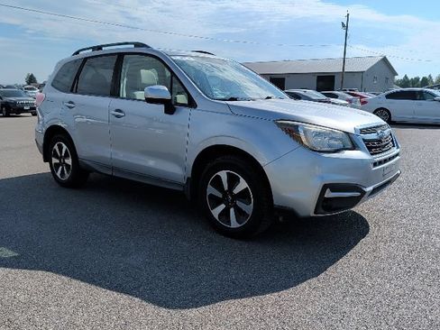 Used 2017 Subaru Forester 2.5i Premium w/ All-Weather Package AWD/4WD image 2