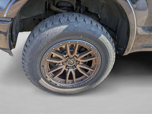 Used 2018 Ford F150 XLT w/ Equipment Group 302A Luxury AWD/4WD image 10