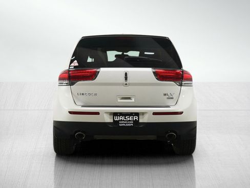 Used 2014 Lincoln MKX AWD w/ Equipment Group 102A image 4