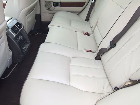 Used 2012 Land Rover Range Rover HSE image 24