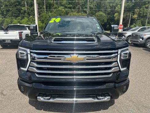 Used 2024 Chevrolet Silverado 2500 High Country w/ High Country Premium Package AWD/4WD image 11