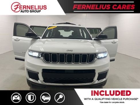 Used 2024 Jeep Grand Cherokee L Limited AWD/4WD image 11