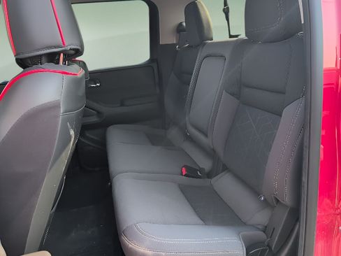 Used 2026 Nissan Frontier SV w/ All-Weather Content Package AWD/4WD image 18