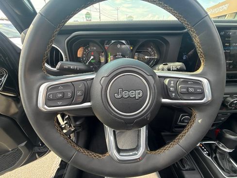 Used 2024 Jeep Wrangler Unlimited Sahara w/ Technology Group AWD/4WD image 30