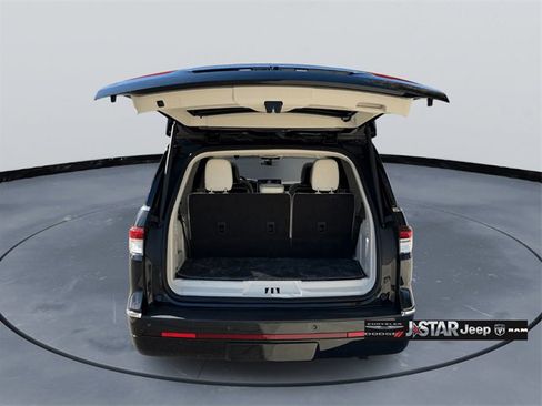 Used 2024 Lincoln Navigator Black Label image 6