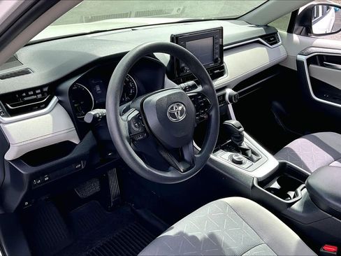 Used 2020 Toyota RAV4 XLE w/ Convenience Package image 18
