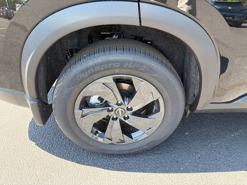 New 2026 Nissan Rogue SV w/ Cold Weather Package AWD/4WD image 12