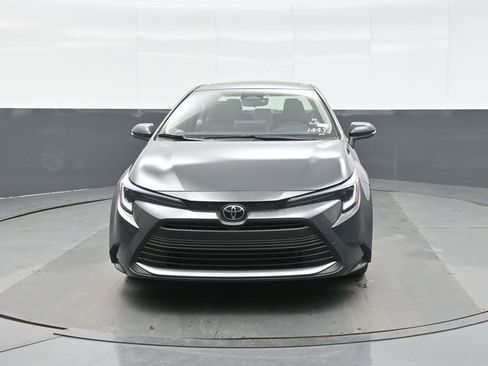 Used 2026 Toyota Corolla XLE FWD image 2