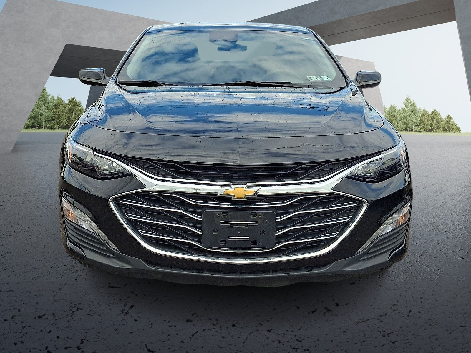 Used 2025 Chevrolet Malibu LT FWD image 2
