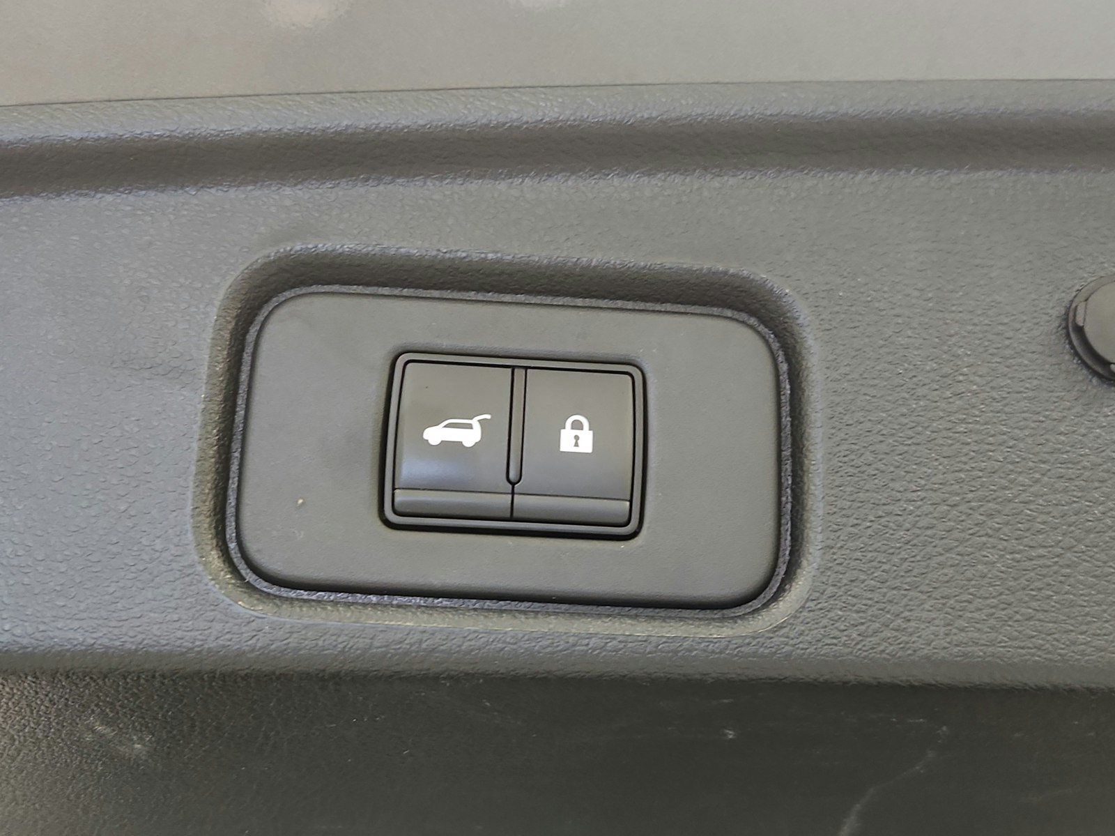 Used 2024 Nissan Pathfinder SL FWD image 28