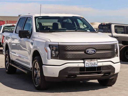 Used 2025 Ford F150 Lightning Flash AWD/4WD image 3