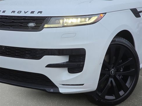 New 2025 Land Rover Range Rover Sport Dynamic SE image 32