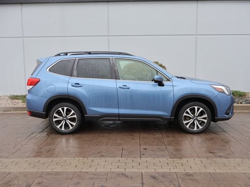 Used 2022 Subaru Forester Limited image 5