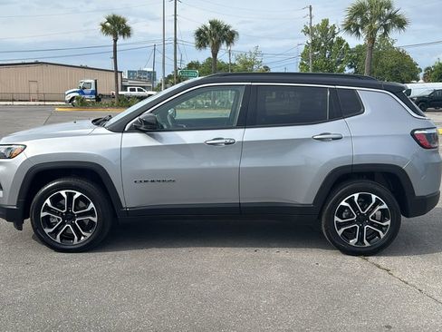 Used 2024 Jeep Compass Limited AWD/4WD image 3