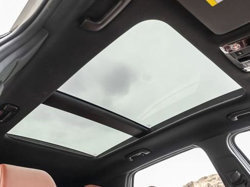 Used 2023 Kia Sportage SX image 13