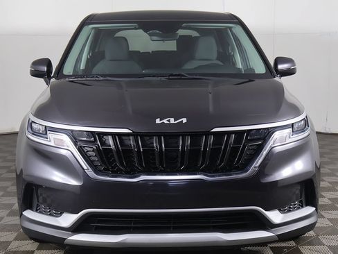Used 2022 Kia Carnival LX FWD image 11