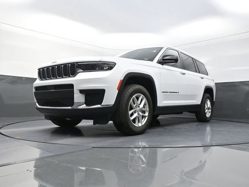 Used 2023 Jeep Grand Cherokee L Laredo RWD image 45