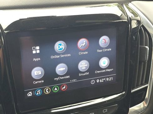 Used 2021 Chevrolet Traverse Premier image 31