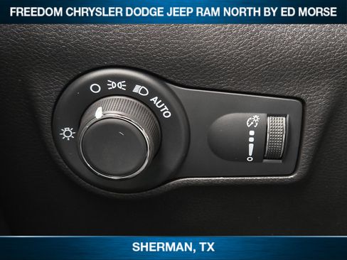 Used 2025 Jeep Compass Sport AWD/4WD image 16