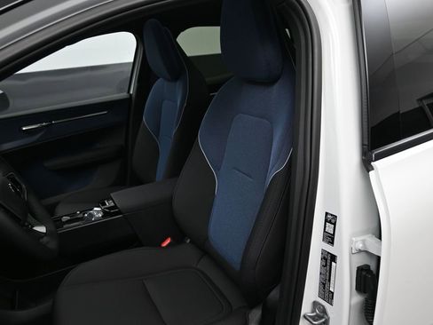 New 2026 Volvo EX30 Cross Country Ultra w/ Protection Package Premier AWD/4WD image 10