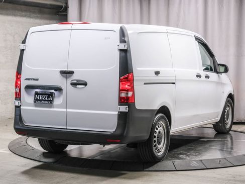 Used 2022 Mercedes-Benz Metris image 4