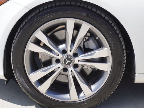 Used 2018 Mercedes-Benz C 300 Sedan image 4