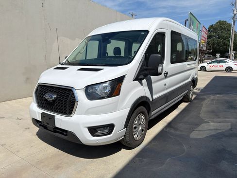 Used 2023 Ford Transit 350 XLT image 3