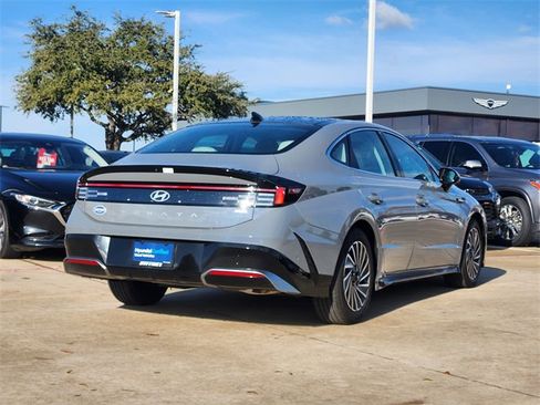 Used 2025 Hyundai Sonata Limited image 3