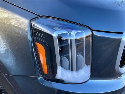 Used 2023 Kia Telluride LX image 24