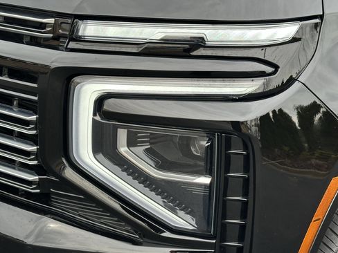 Used 2025 Chevrolet Suburban High Country w/ Sun And Tow Package image 5