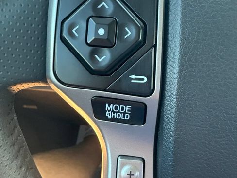 Used 2018 Toyota 4Runner SR5 Premium RWD image 19