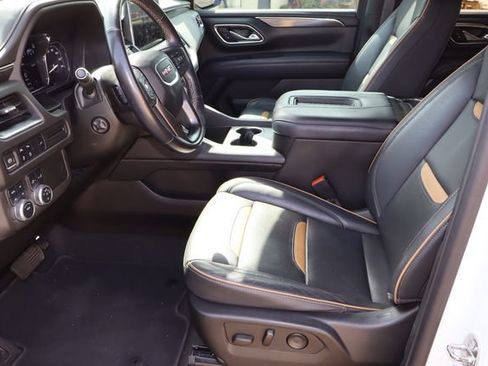 Used 2021 GMC Yukon XL AT4 w/ Rear Media and Nav Package AWD/4WD image 17