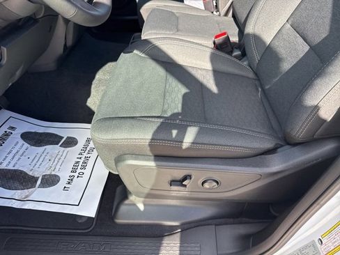 New 2026 RAM 1500 4x4 Crew Cab image 16