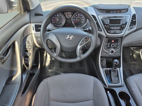 Used 2016 Hyundai Elantra SE FWD image 19
