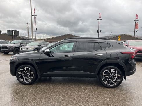 Used 2025 Chevrolet Trax RS w/ Sunroof Package image 7