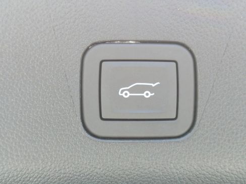 New 2026 Chevrolet Suburban Premier RWD image 8