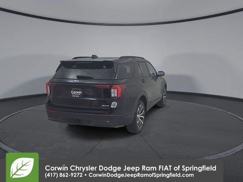 Used 2025 Ford Explorer ST-Line image 14