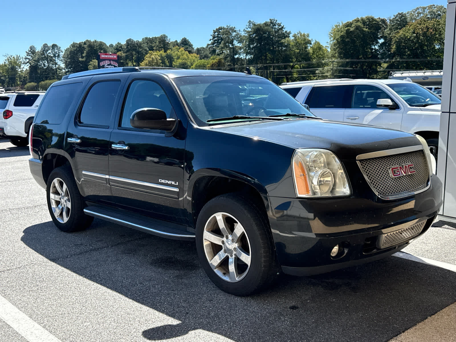 Used 2012 GMC Yukon Denali AWD/4WD image 1