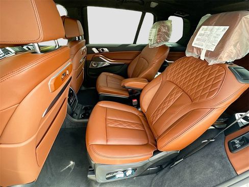 New 2026 BMW X7 M60i image 20