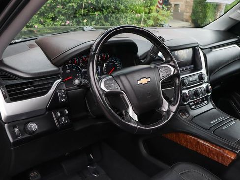 Used 2019 Chevrolet Suburban Premier image 23