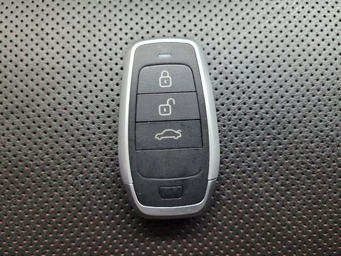 Used 2019 Chevrolet Blazer RS image 32